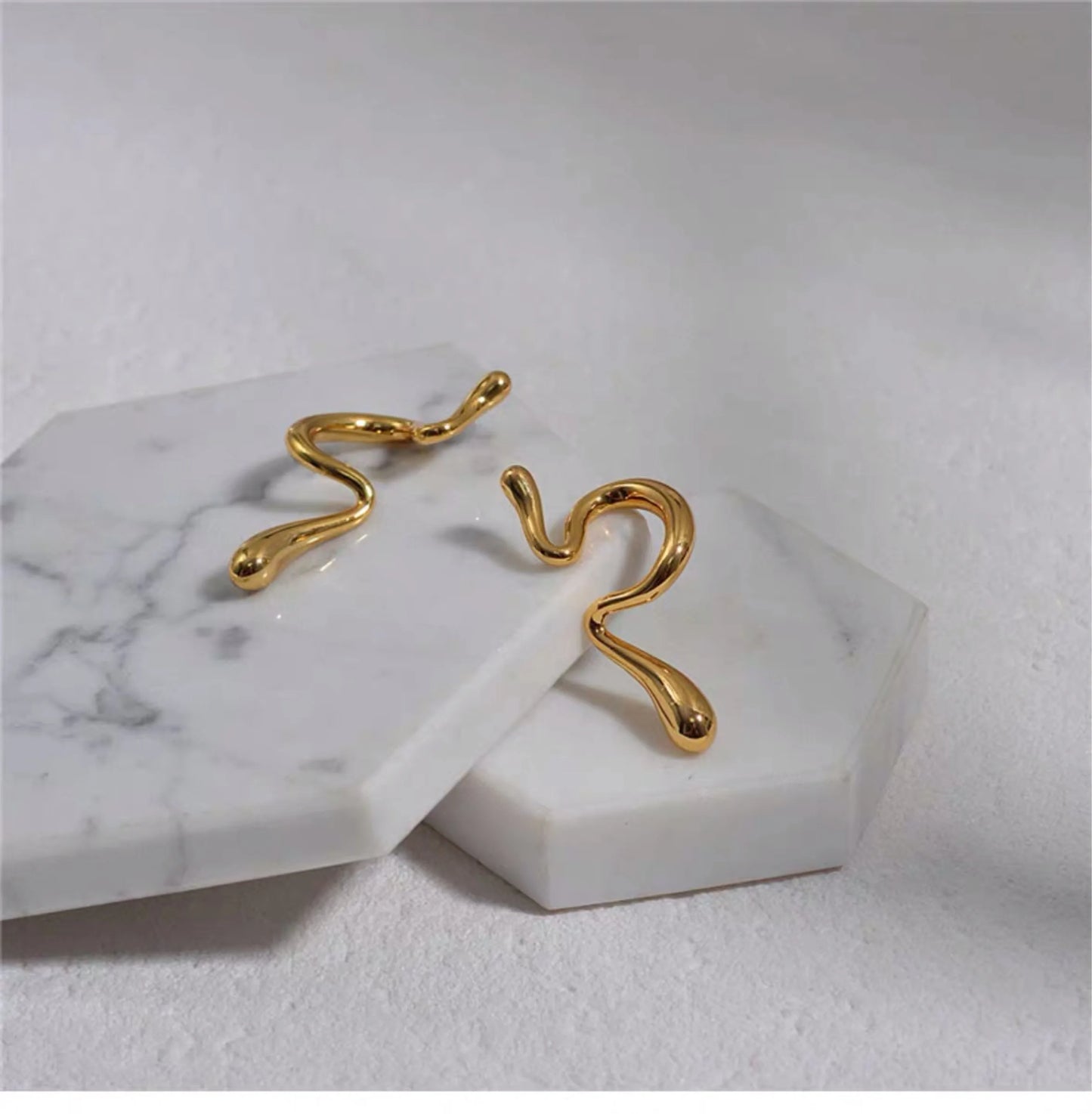 Eclectic Curve Ear Cuff